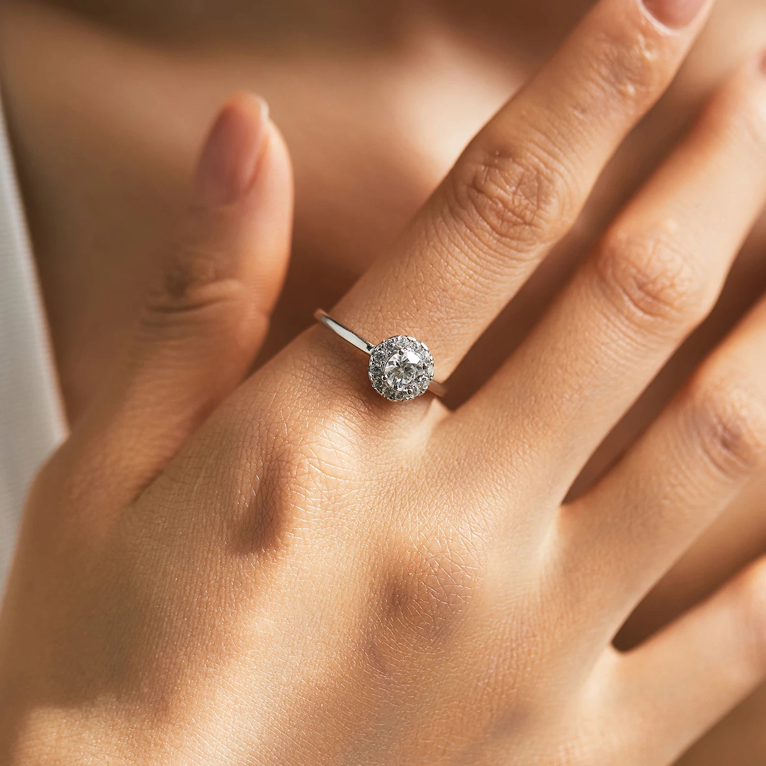 Wedding ring ring profile featuring a luminous moissanite ring center