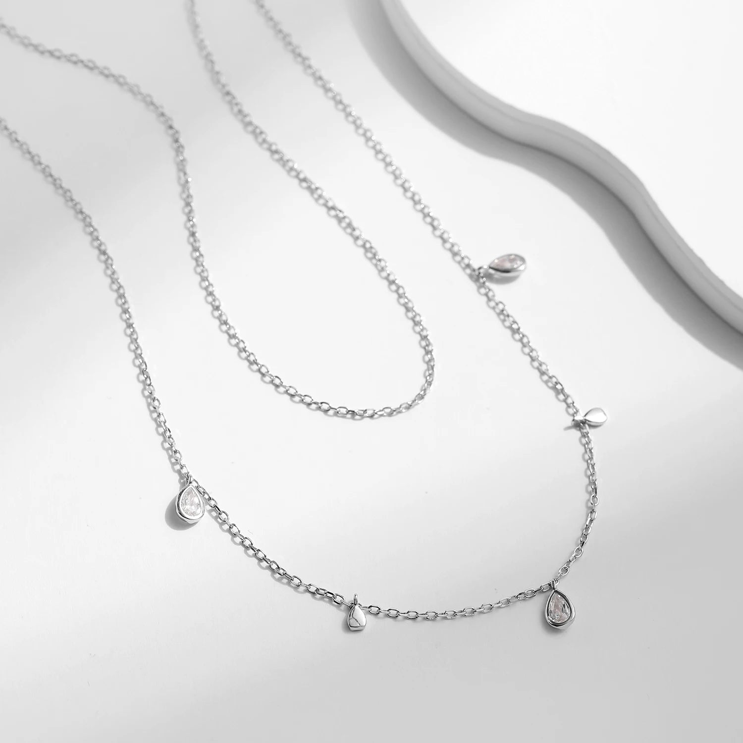 925 sterling silver pendant necklace with bright moissanite chain accent