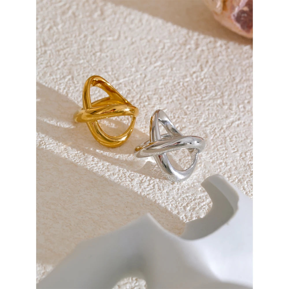 Stainless steel for rings with geometric X design