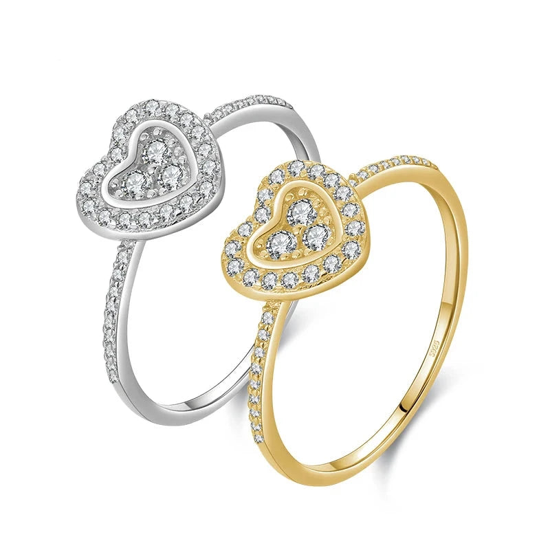 A wedding ring in polished 925 sterling silver for daily elegance