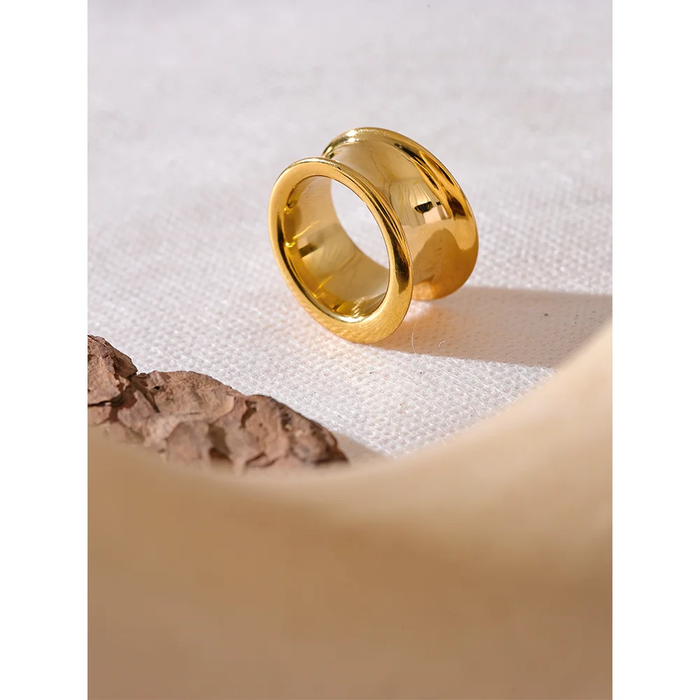 Gold and ring style with wide round stainless steel design