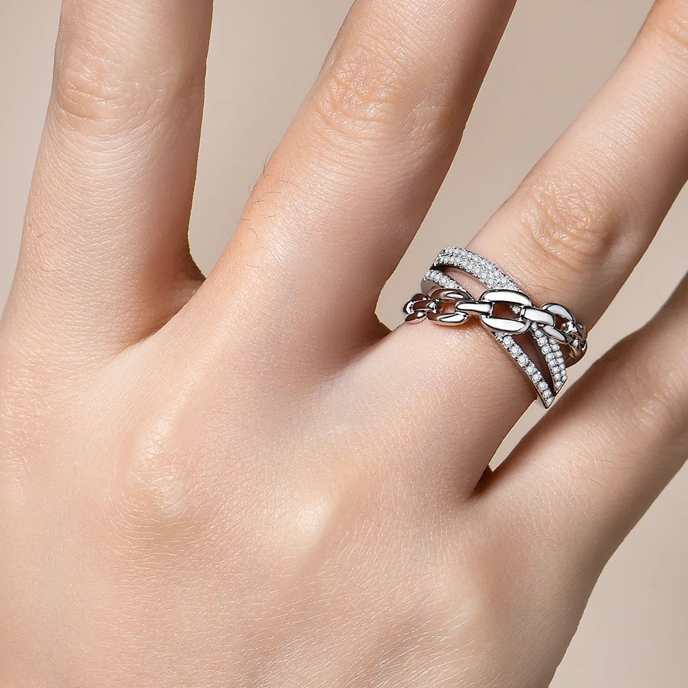 Hand model displaying a ring with size options highlighted for ring size choice