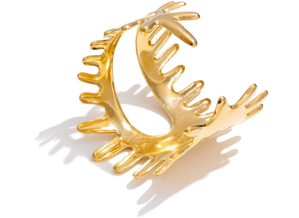 Modern gold bracelet gold bracelet with hollow structure