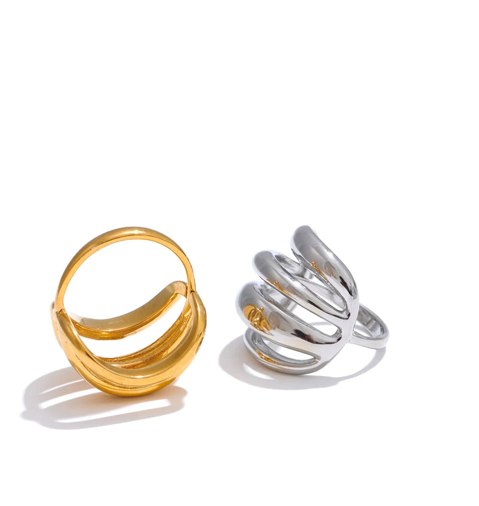 Elegant finger with a ring look pairing gold plated finish and clean edges