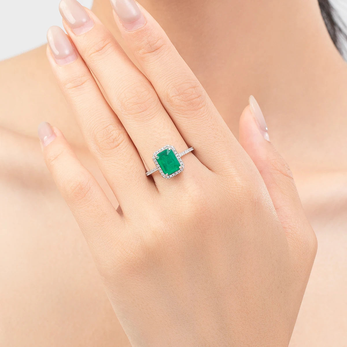 Emerald cut ring in 925 sterling silver with refined emerald jewelry shine