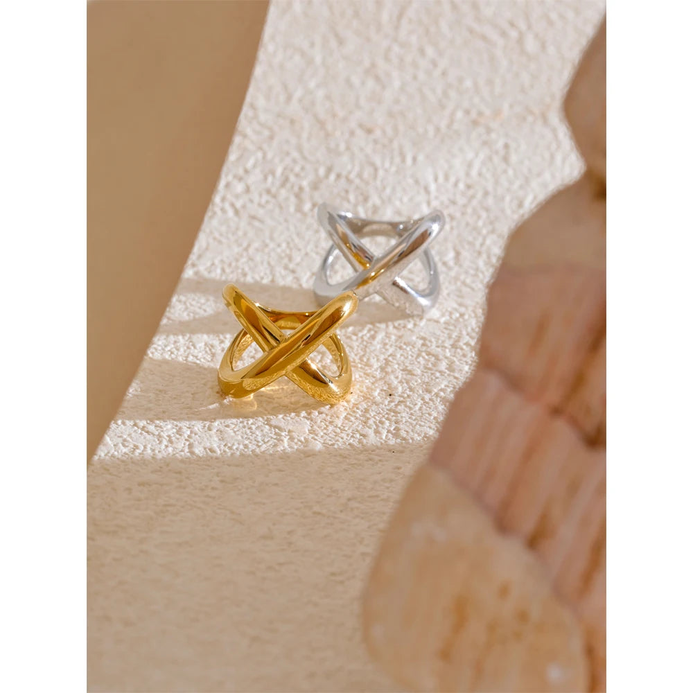 Stainless ring styled gold ring with bold shape