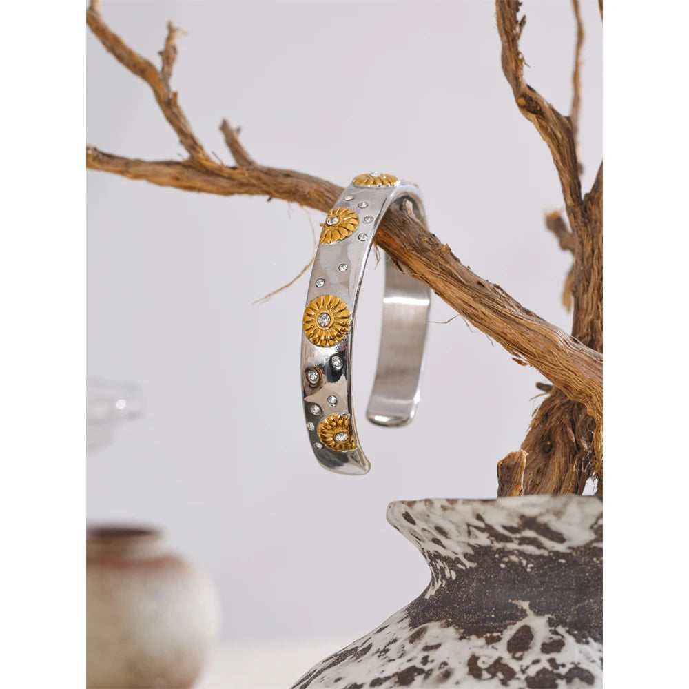 Daisy jewelry set with gold tone earrings ring and bangle