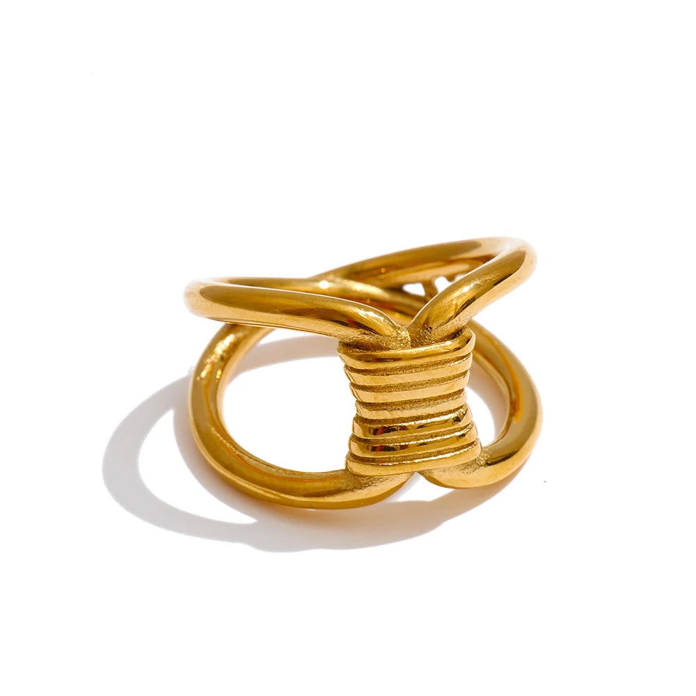 Women’s stainless steel knot ring gold plated