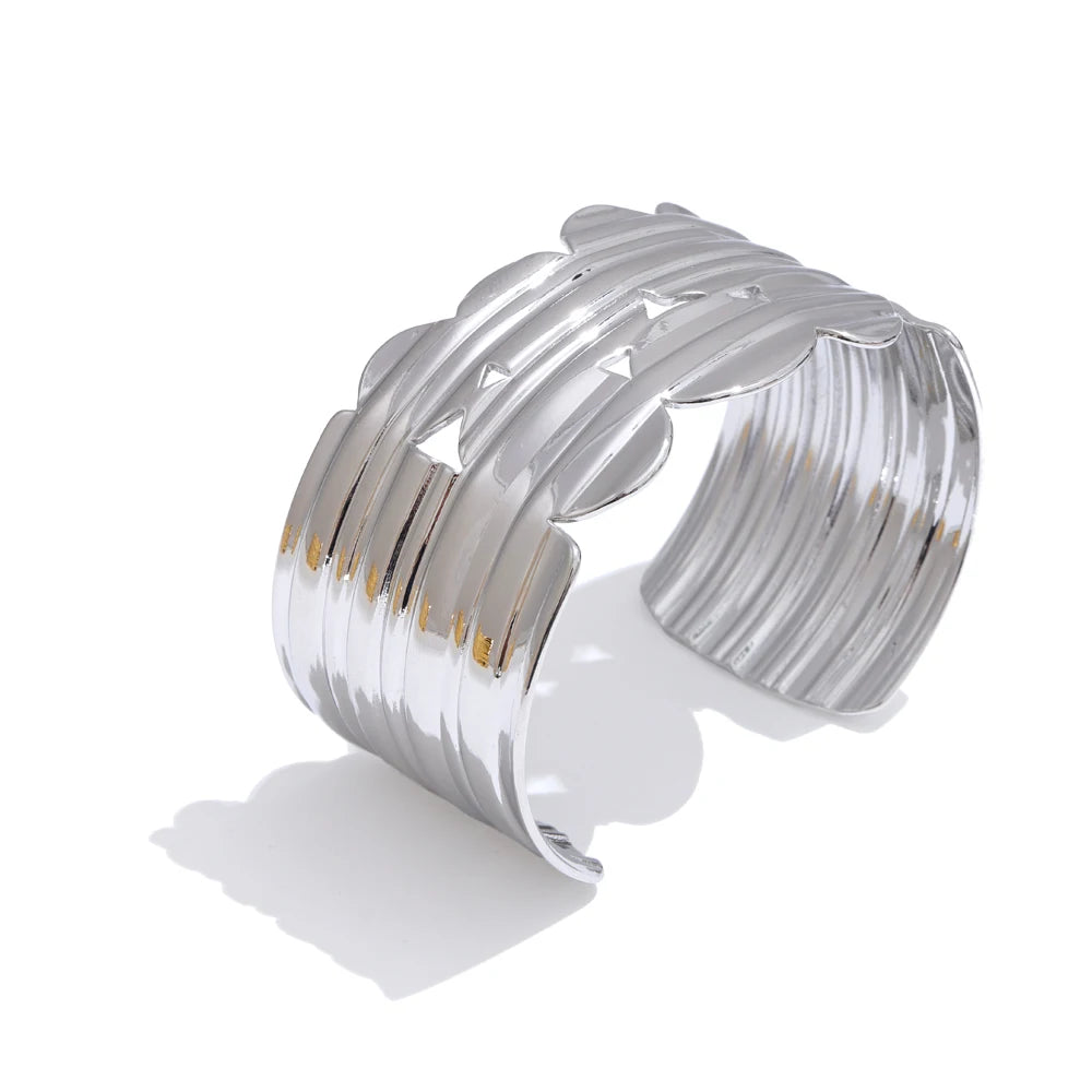 Classic gold plated cuff bracelet with smooth edges
