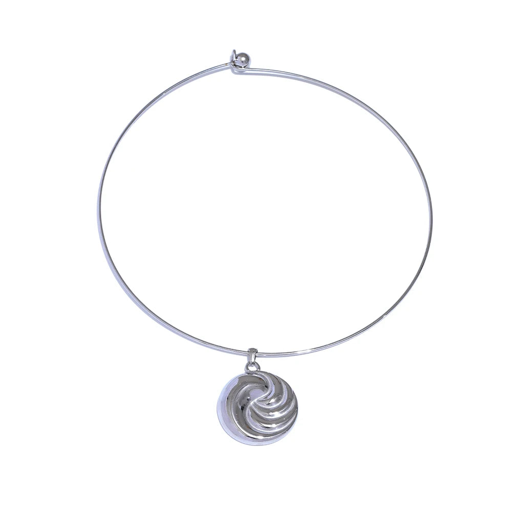 Distinctive round collar necklace in stainless steel