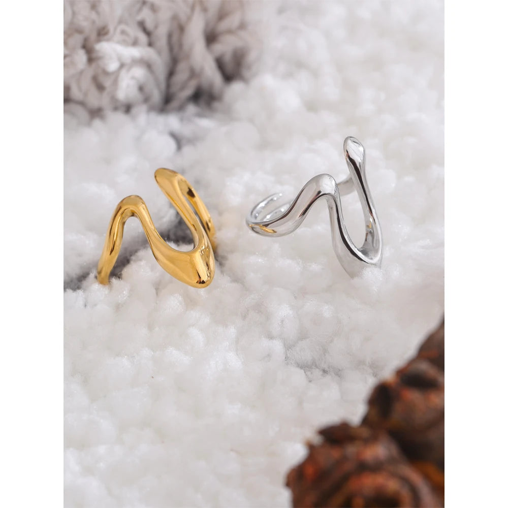 Metal ring profile designed as an adjustable ring for ring size on ring ease