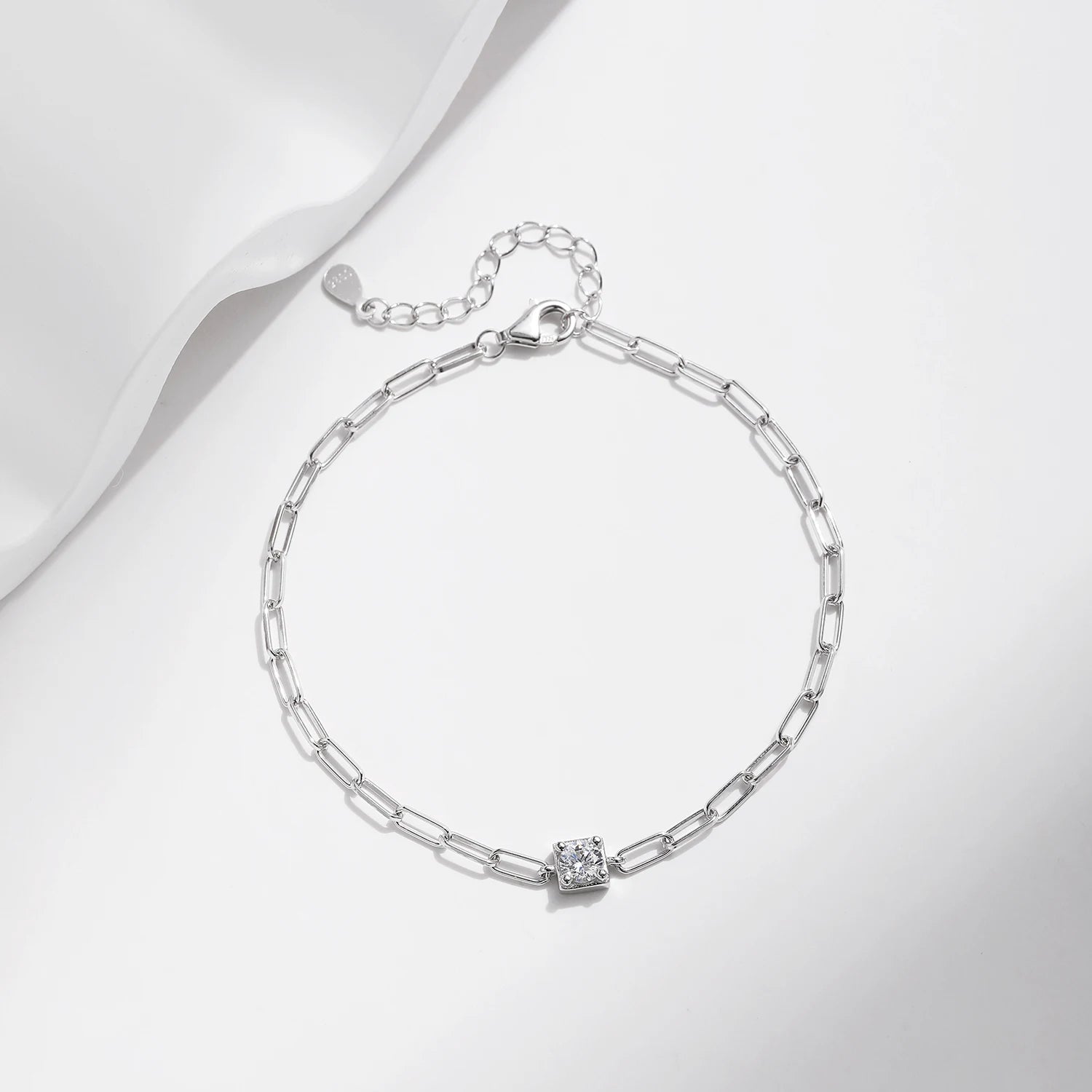 Elegant sterling silver bracelet with clear moissanite diamonds