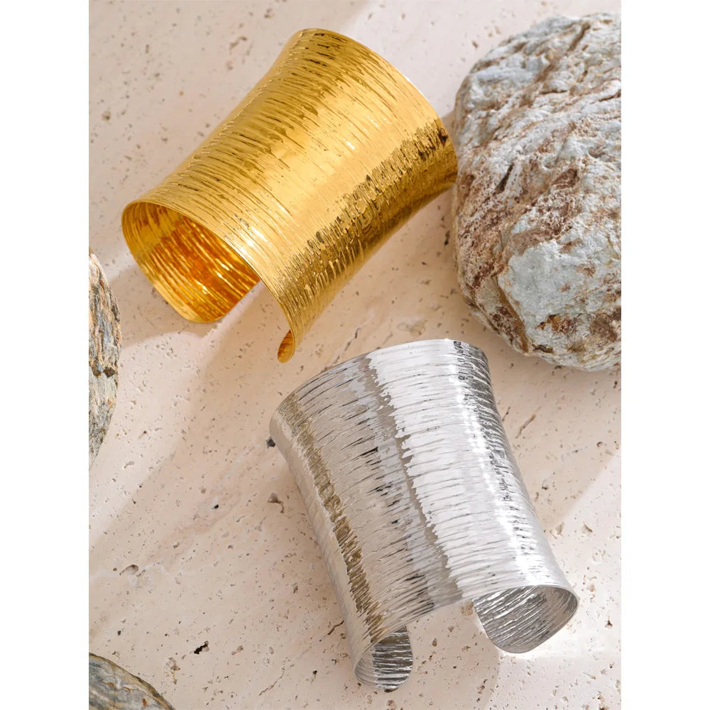 Stainless steel jewelry cuff bracelet with waterproof jewelry finish