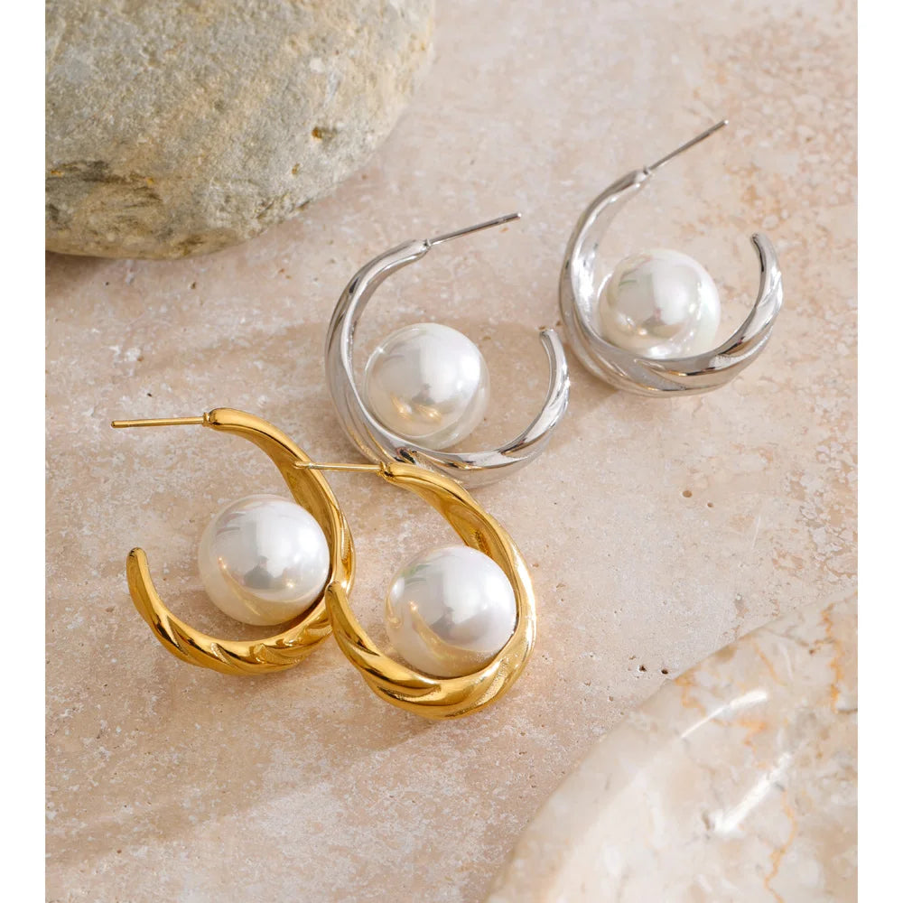 Chic C shape huggie earrings gold plated for modern fashion look