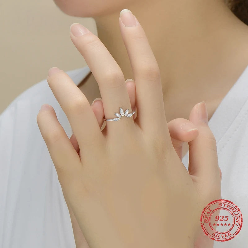 Sterling silver ring design featuring cz details and clear ring size from ring guidance