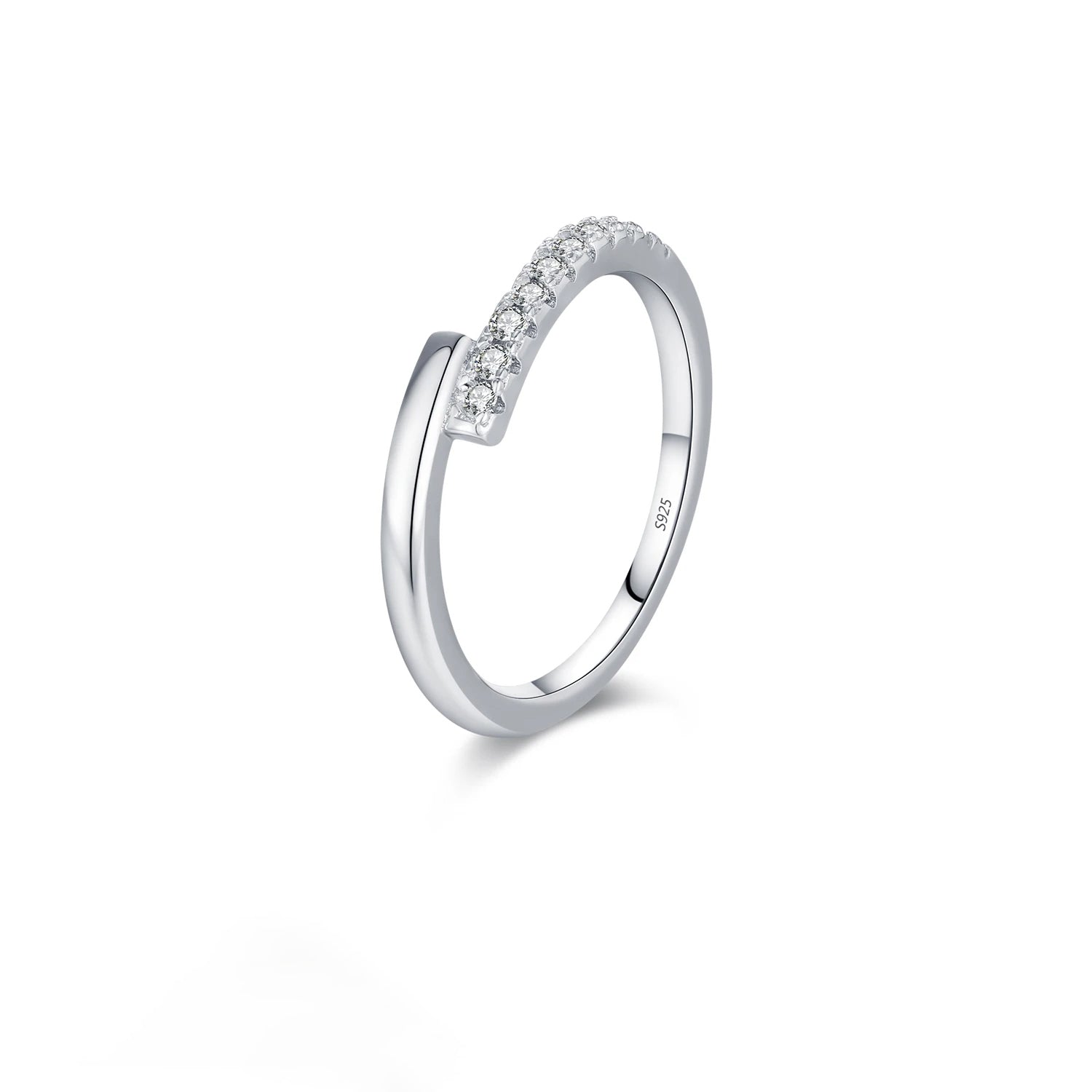 Geometric eternity band ring with D-Color moissanite in 925 silver sparkle