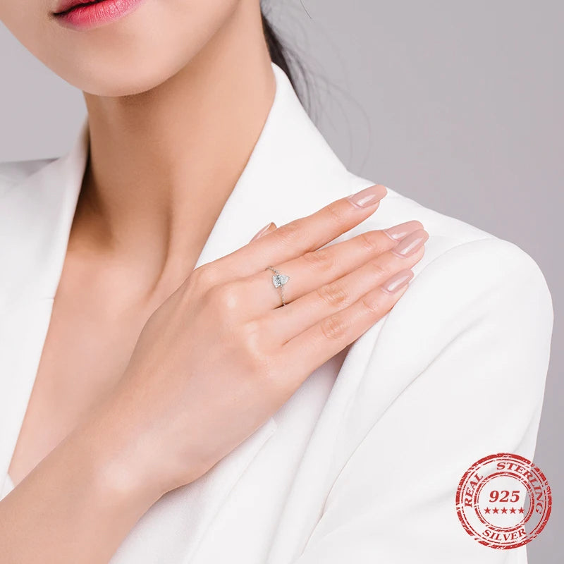 Charm ring water drop style as a gold wedding ring