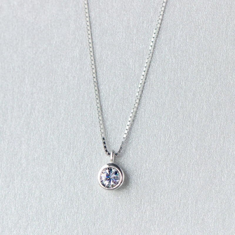 925 Sterling Silver Round CZ Pendant Necklace