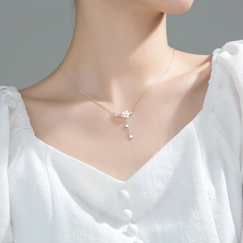 Twinkling Zircon White Shell Flower & Heart Pendant Necklace