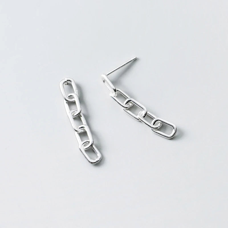 Polished ear rings in 925 silver shaped as modern interlock chain links