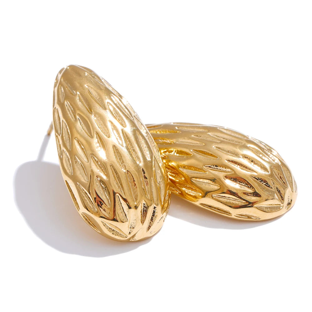 Minimalist ear rings featuring gold and earrings radiance