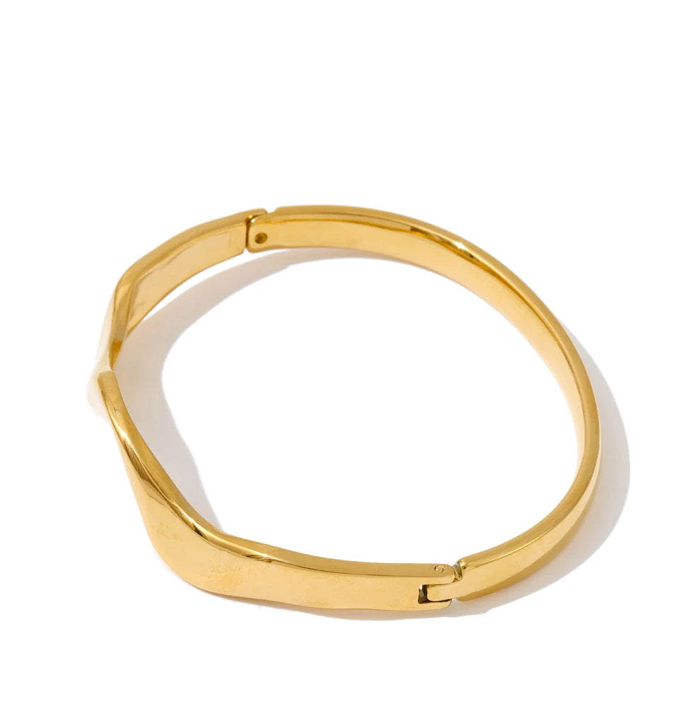 Golden bracelet bracelets look with geometric elegance