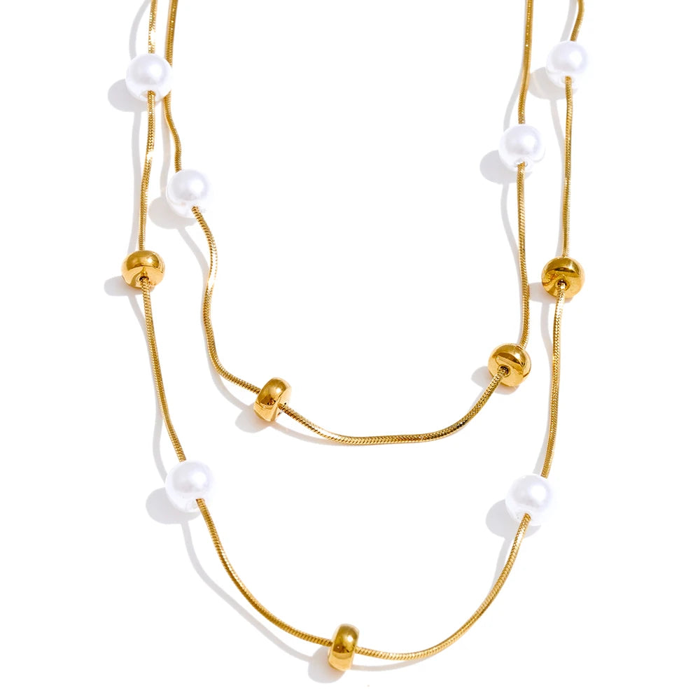 Modern necklace pearl design with polished chain texture