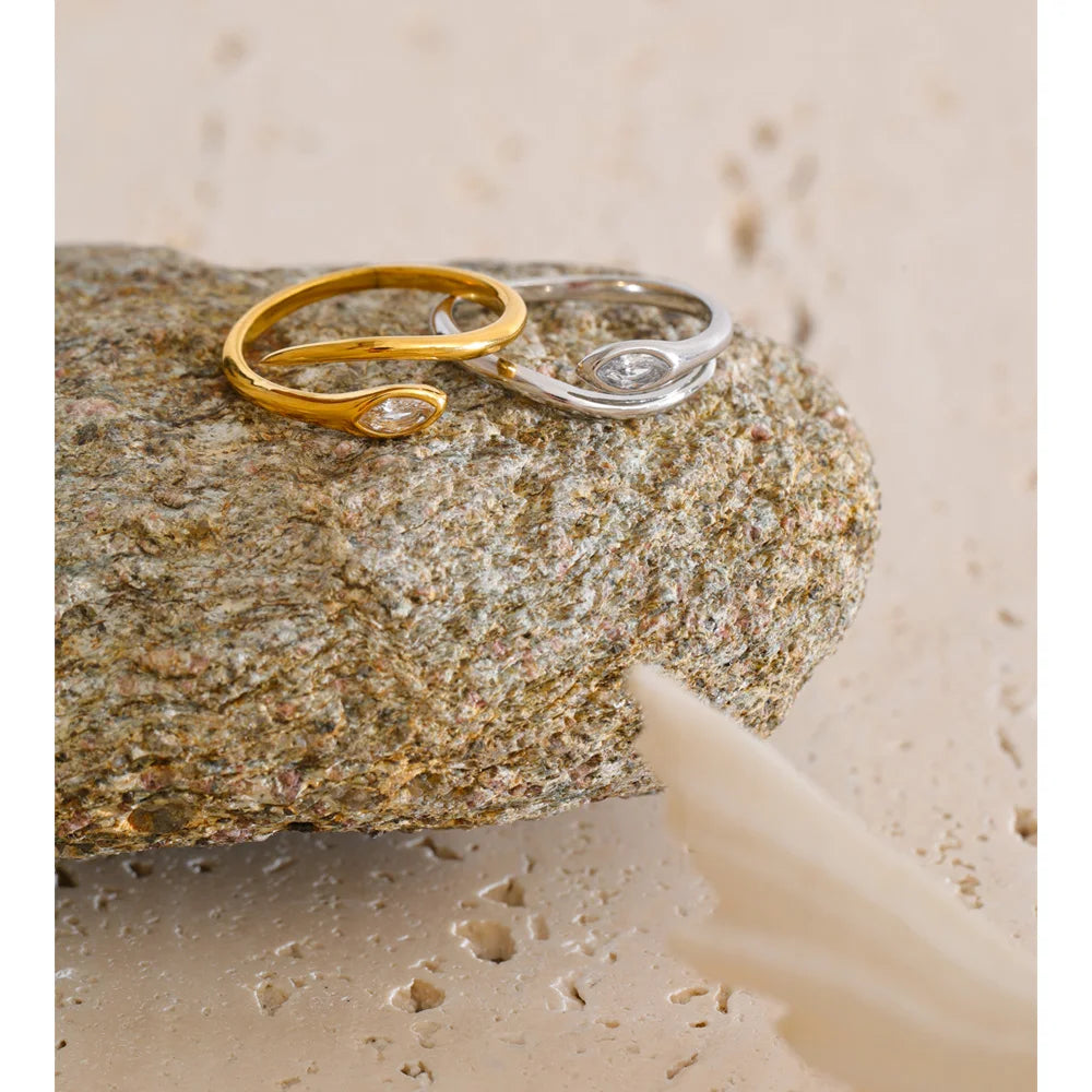 Gold ring gold tone with cubic zirconia scales