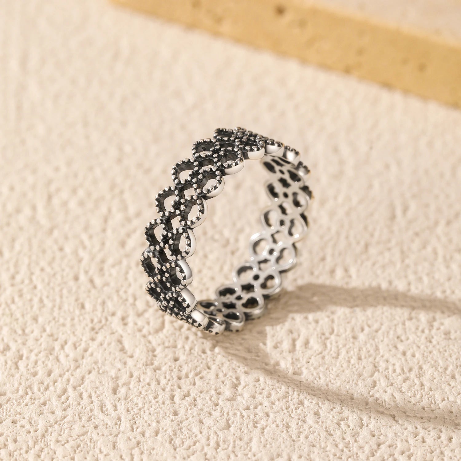 Retro lace heart pattern finger ring sterling silver finish