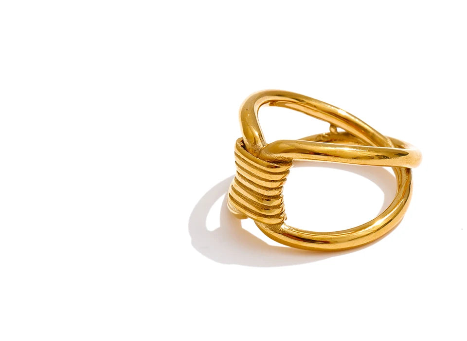 Ring with size knot band crafted in gold plated steel