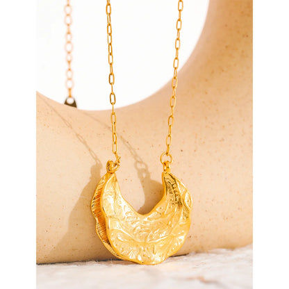 Trendy Geometric Crescent Moon Pendant Necklace