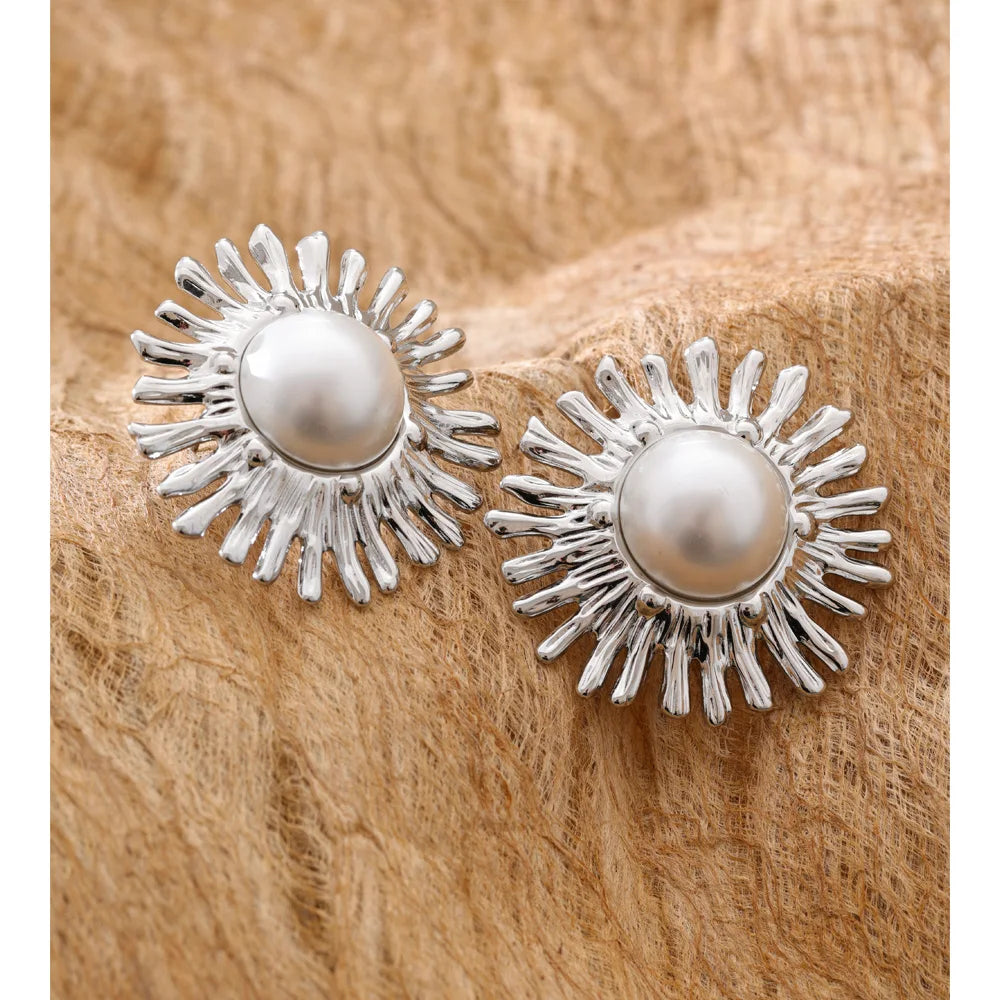 Women’s stainless steel stud earrings with vintage floral style