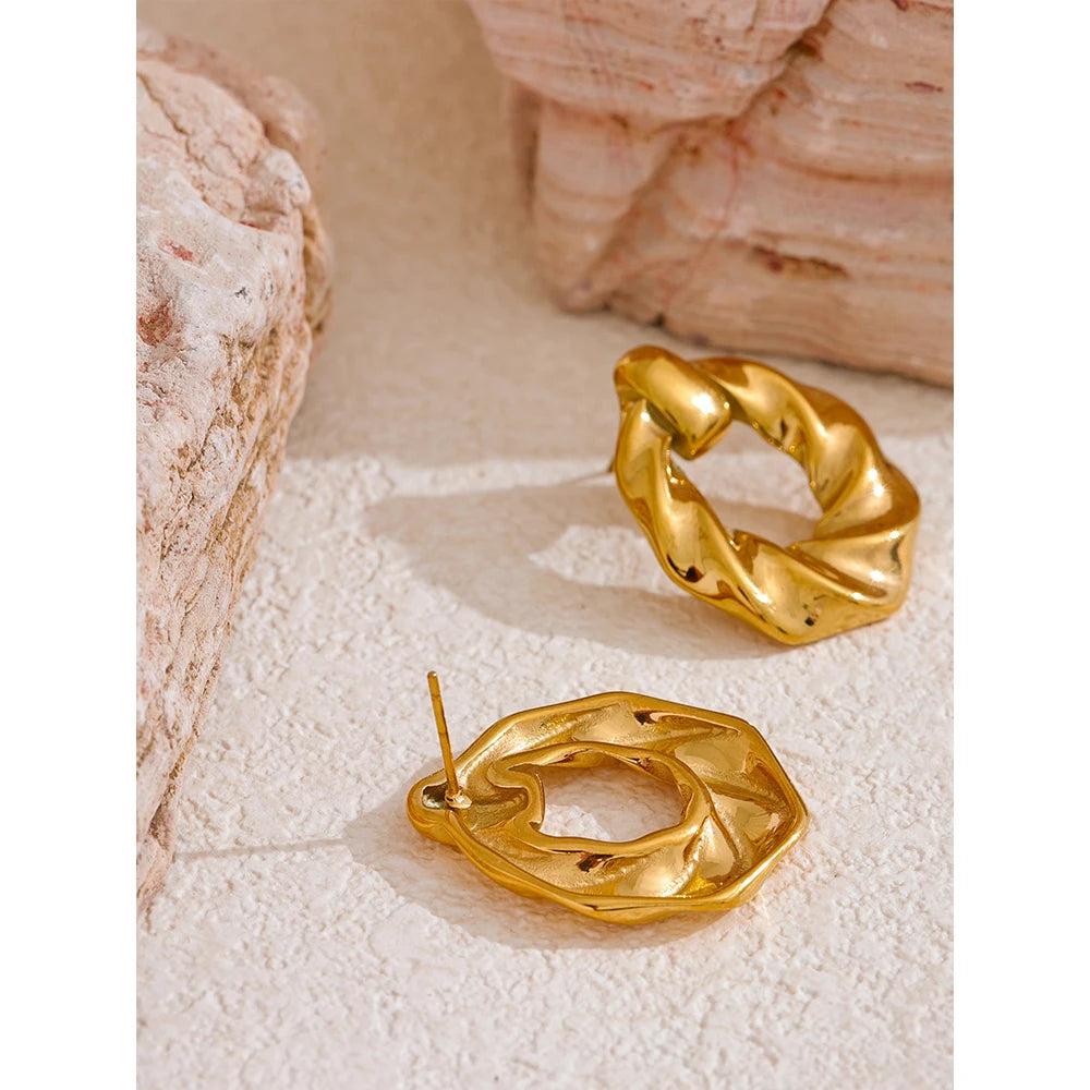 Classic Twisted Round Stud Earrings in 18K Gold Color