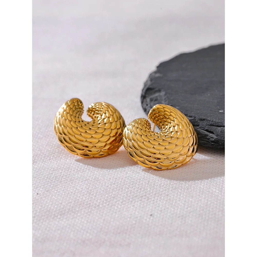 Vintage Hypoallergenic Stud Earrings in Gold