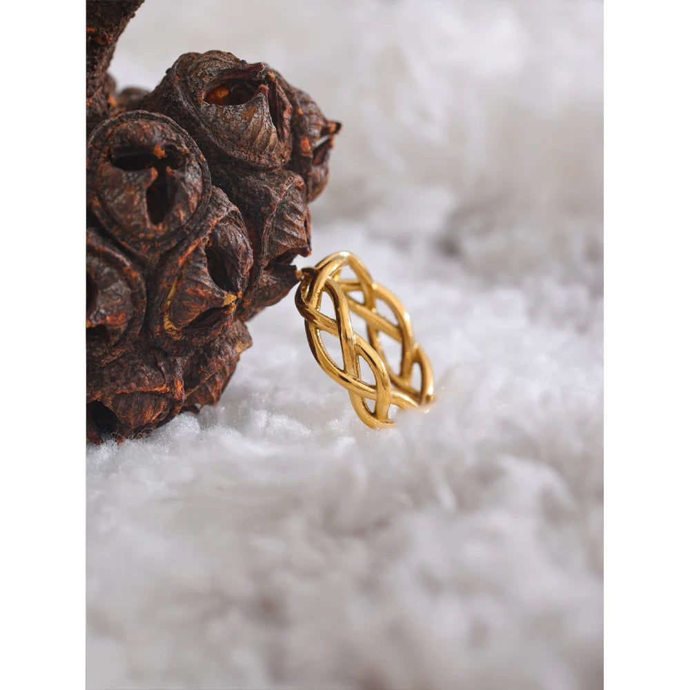 Vintage Woven Finger Ring in Gold