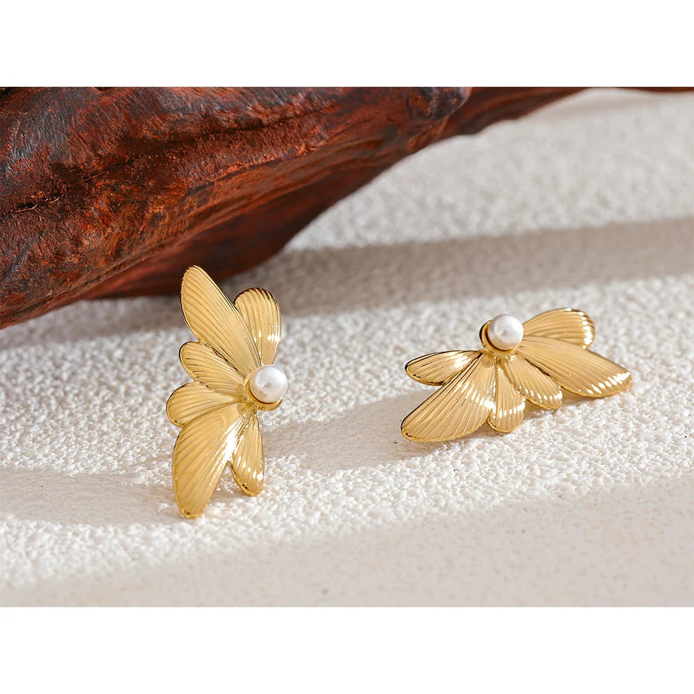 Flower Pearl Golden Stud Earrings