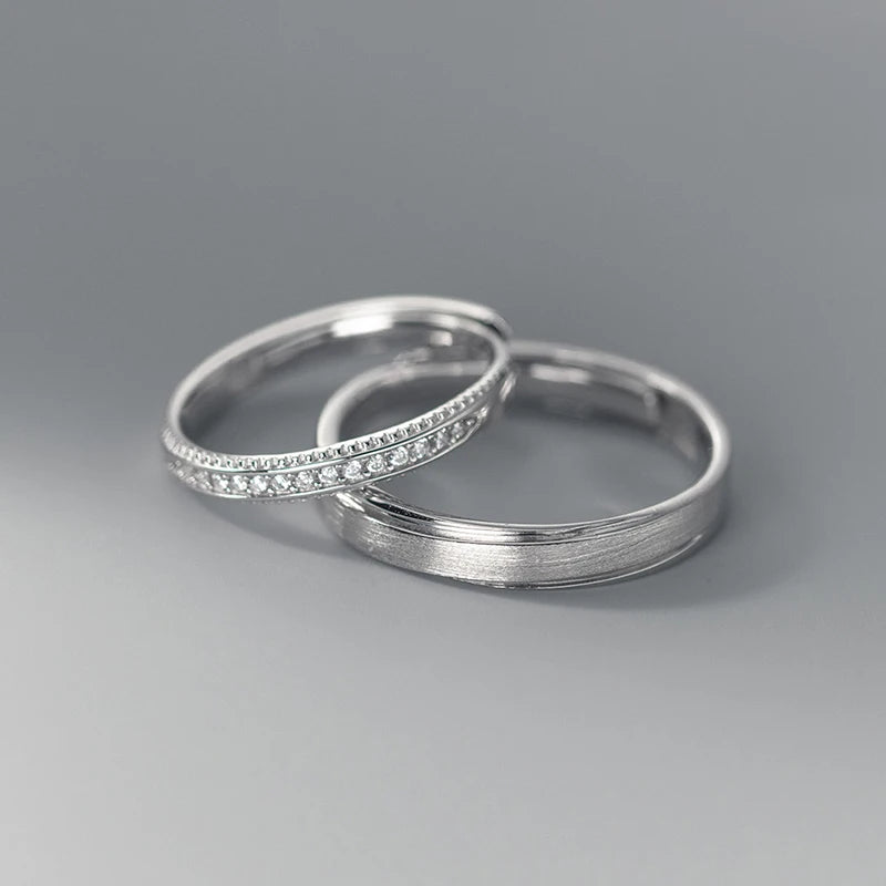 Frosted Lovers' Wedding Rings