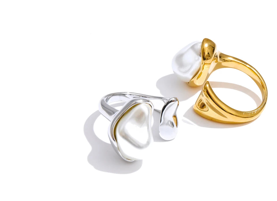 Ring pearl design with gold plated vintage finish