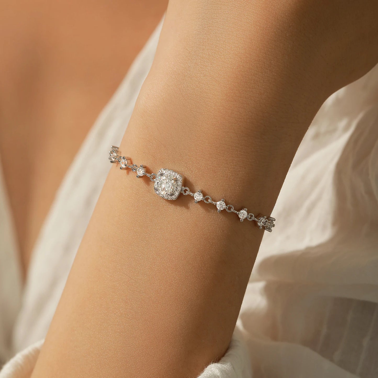 Sterling Silver 0.8CT Moissanite Halo Bracelet