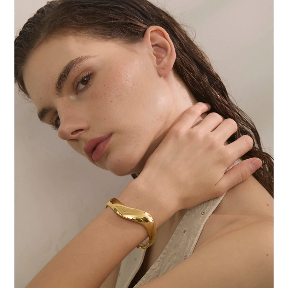 Classic bracelet bracelets style in smooth metal design