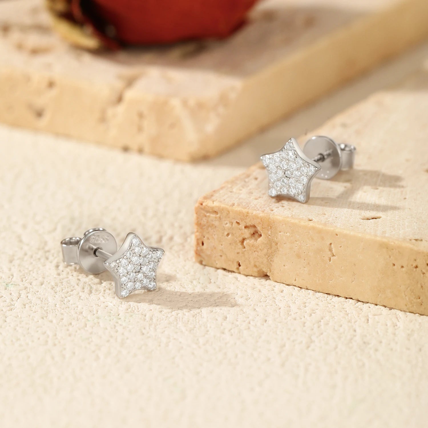 925 silver stud earrings shining with moissanite jewelry accents