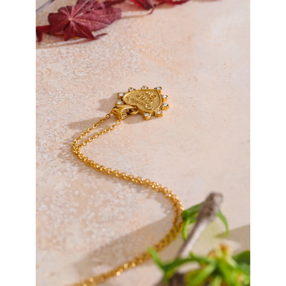 Necklace gold necklace with heart pendant detail in stainless steel