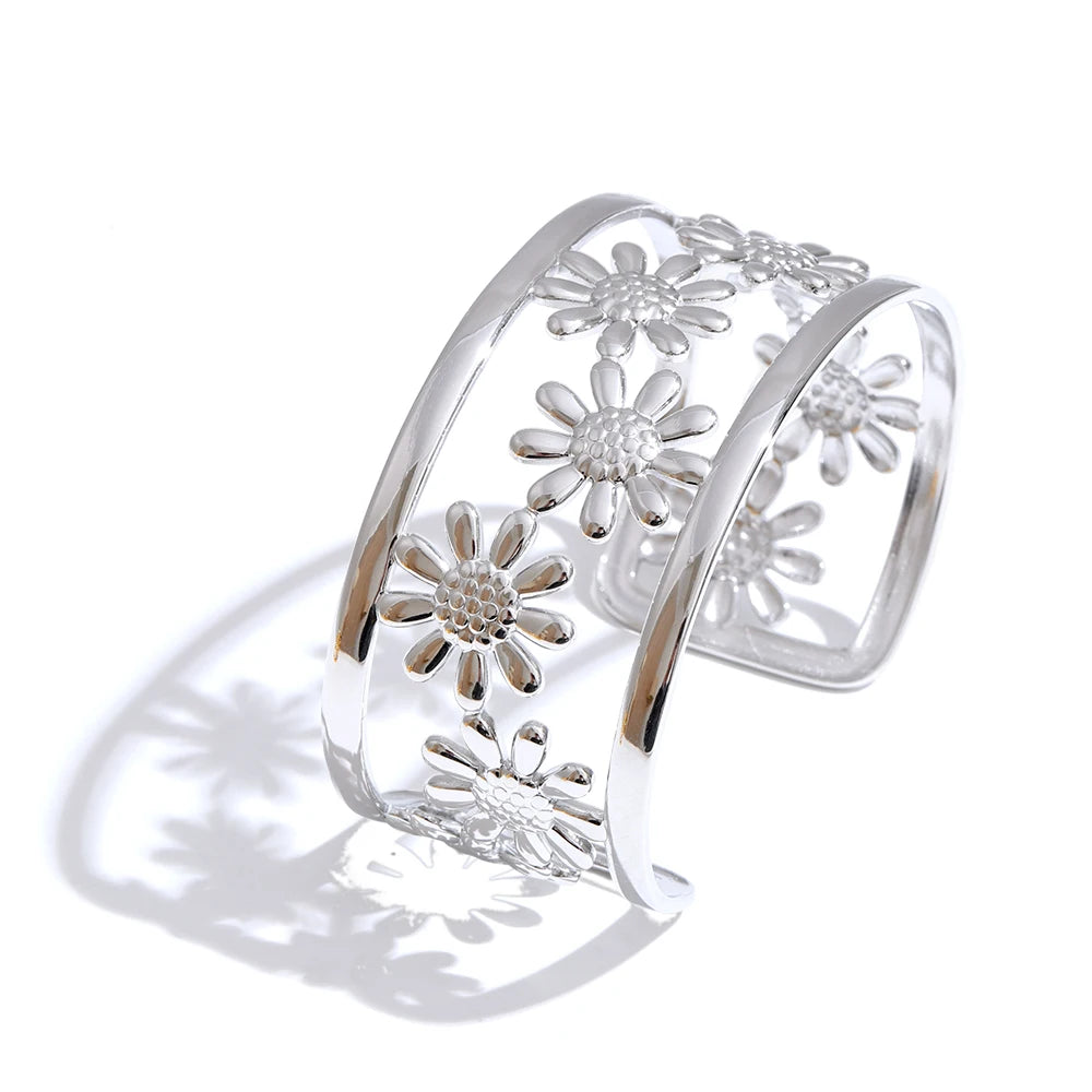 Gold cuff bracelet and ring combination in elegant style