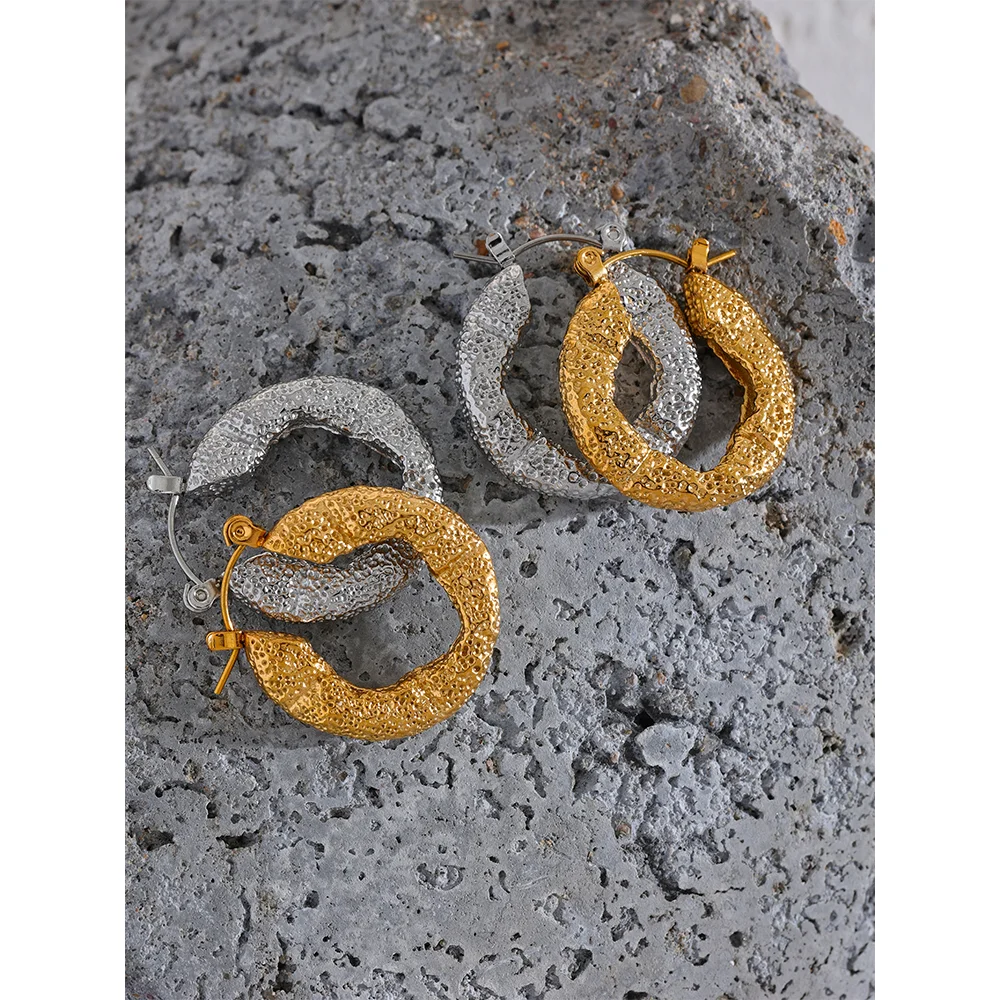 Vintage Hollow Round Hoop Earrings in Gold