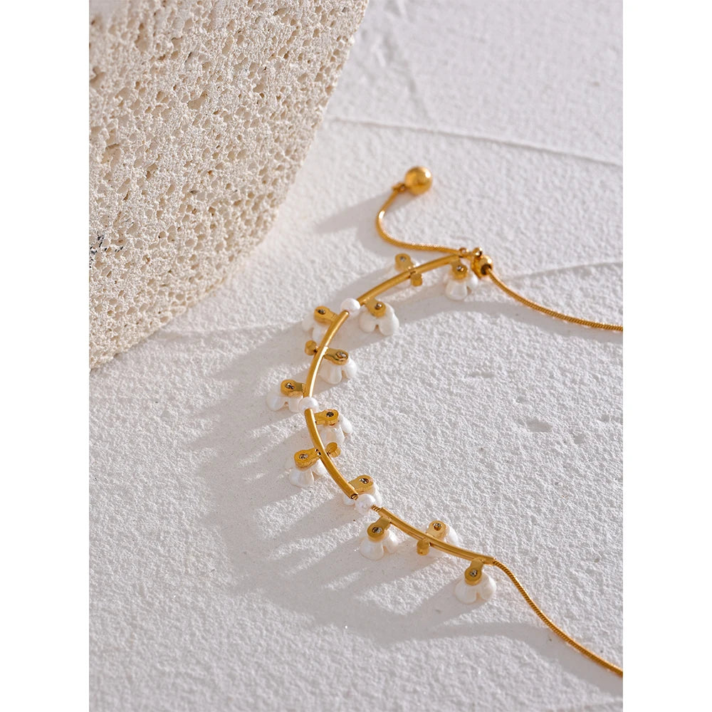 Necklace chain shown with gold plated finish for flower bouquet looks