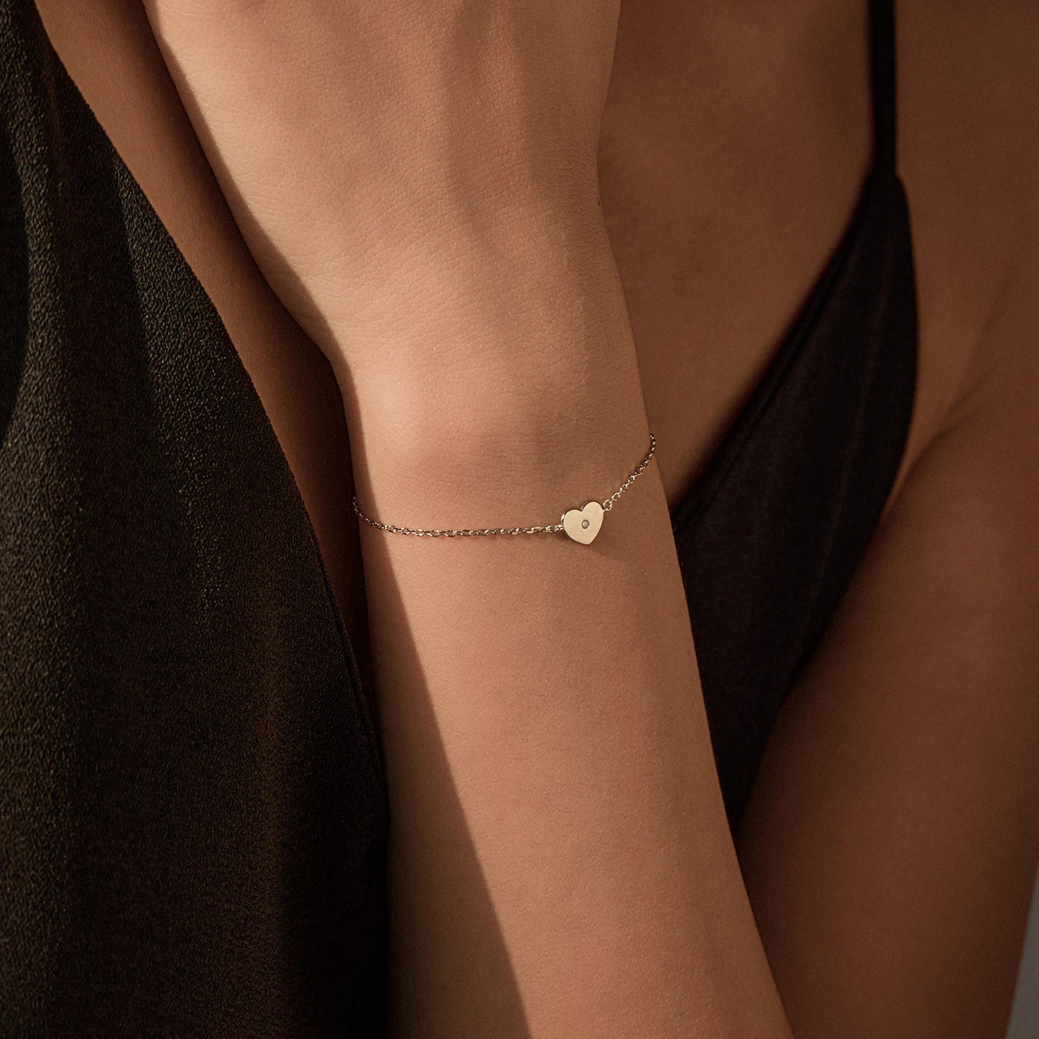 Elegant 925 sterling silver bracelet with moissanite diamond shine