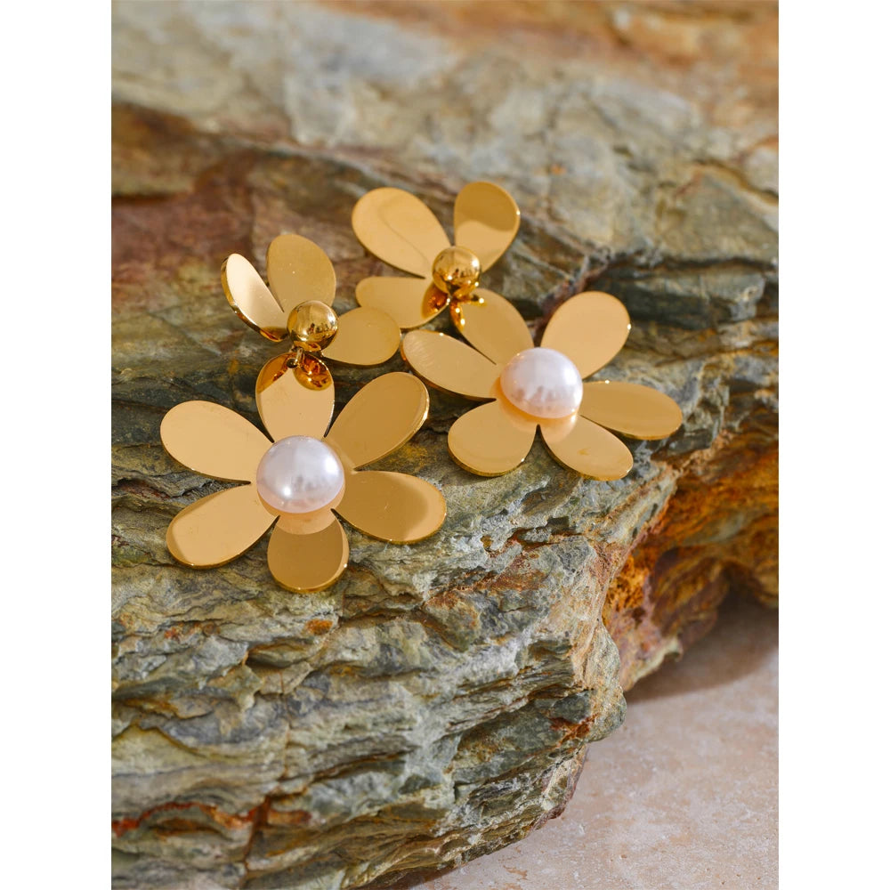 Glossy Metal Flower Drop Earrings with Pearls