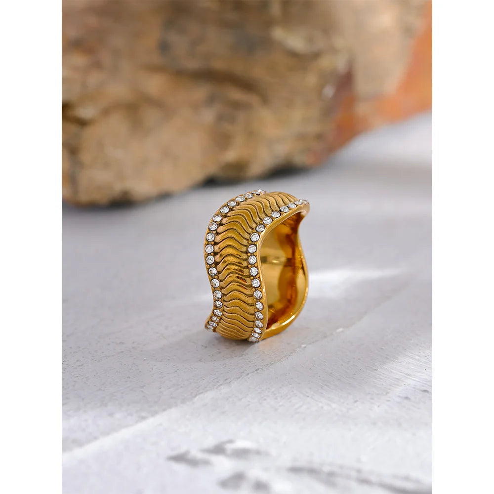 Elegant Twisted Geometric Ring with Cubic Zirconia