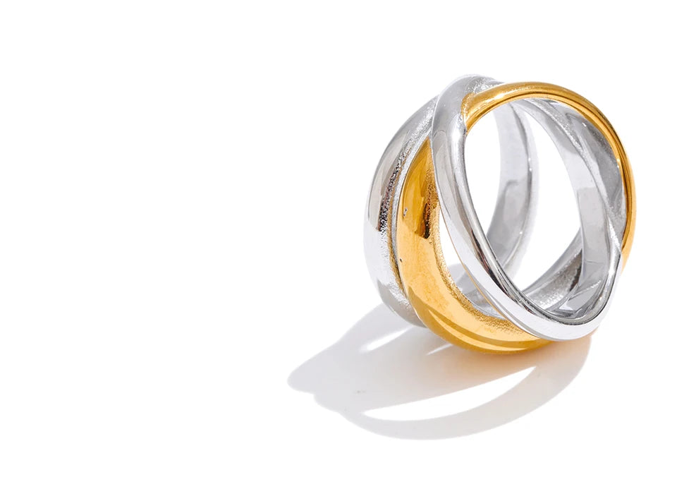 Fashion ring with geometric layers for women with jewelry taste