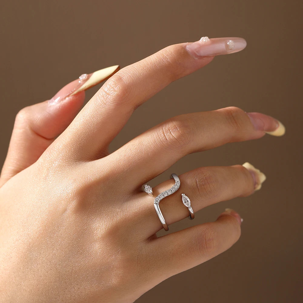 Exquisite moissanite jewelry ring with double serpent motif